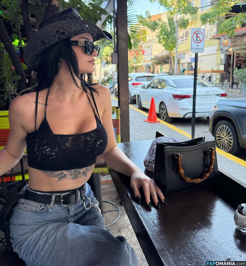 WWE's Paige  / WWE's Paige / Saraya Bevis / saraya Nu OnlyFans  Foto vazada #3