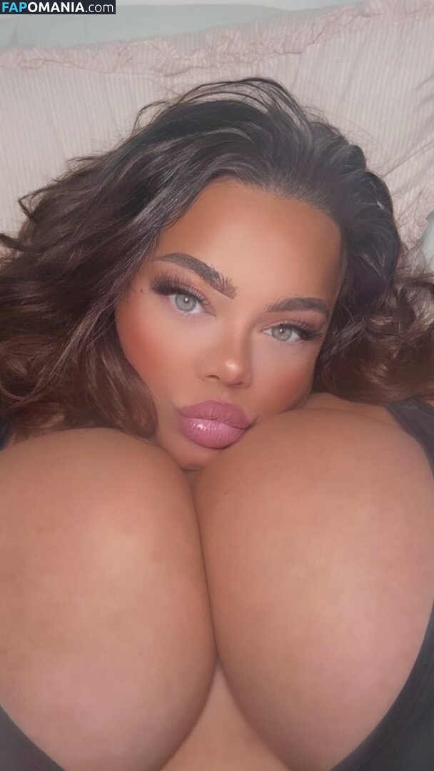 cescax / francescahayden / xbunny_rosex Nu OnlyFans  Foto vazada #2