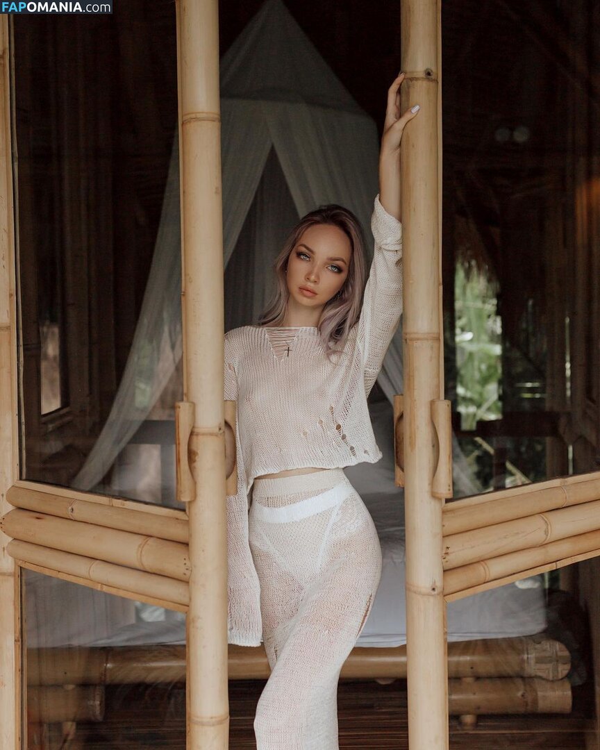 Yana_fire / yana_free Nu OnlyFans  Foto vazada #4