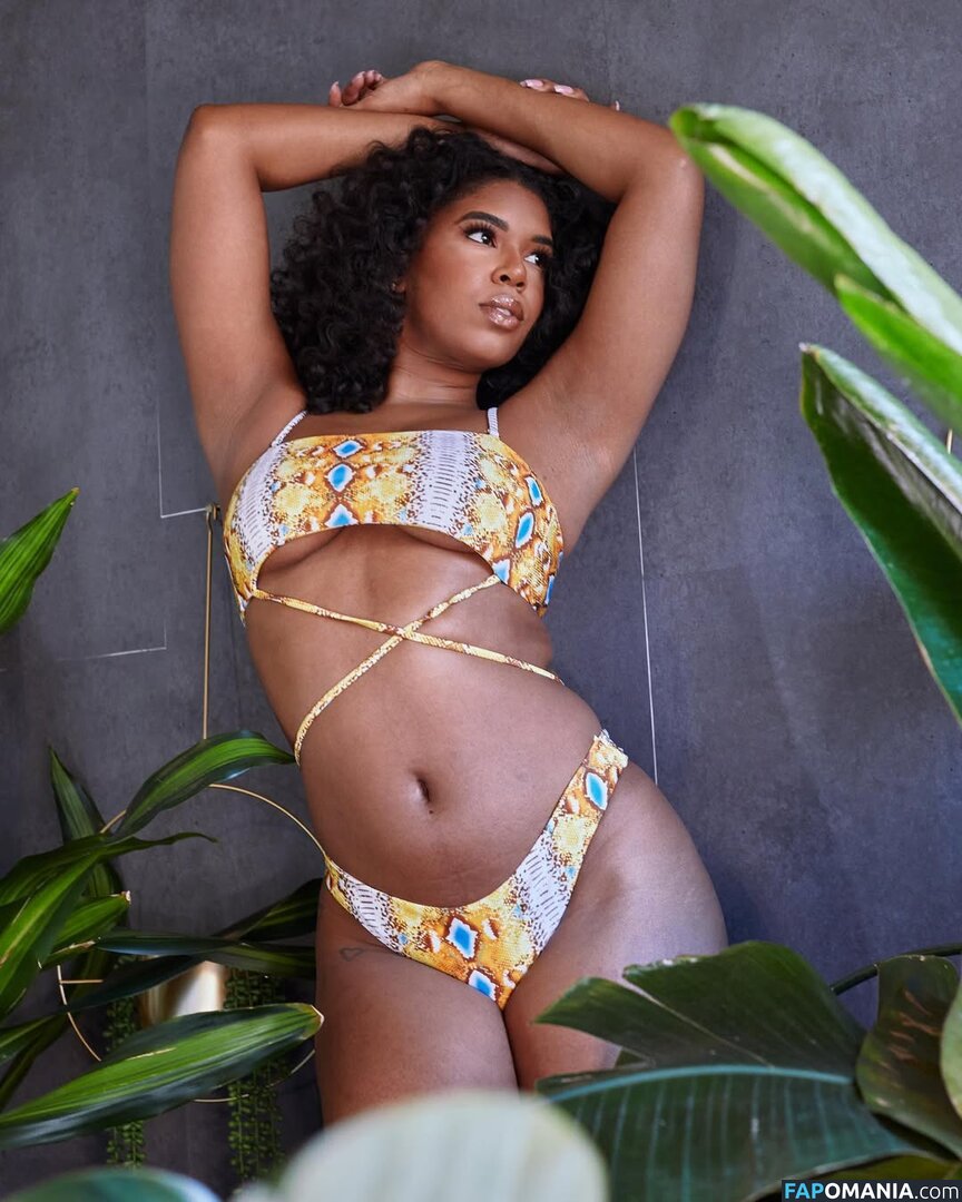 Yasmeen Kearra / yaskearra / yasmeen.kearra Nu OnlyFans  Foto vazada #3