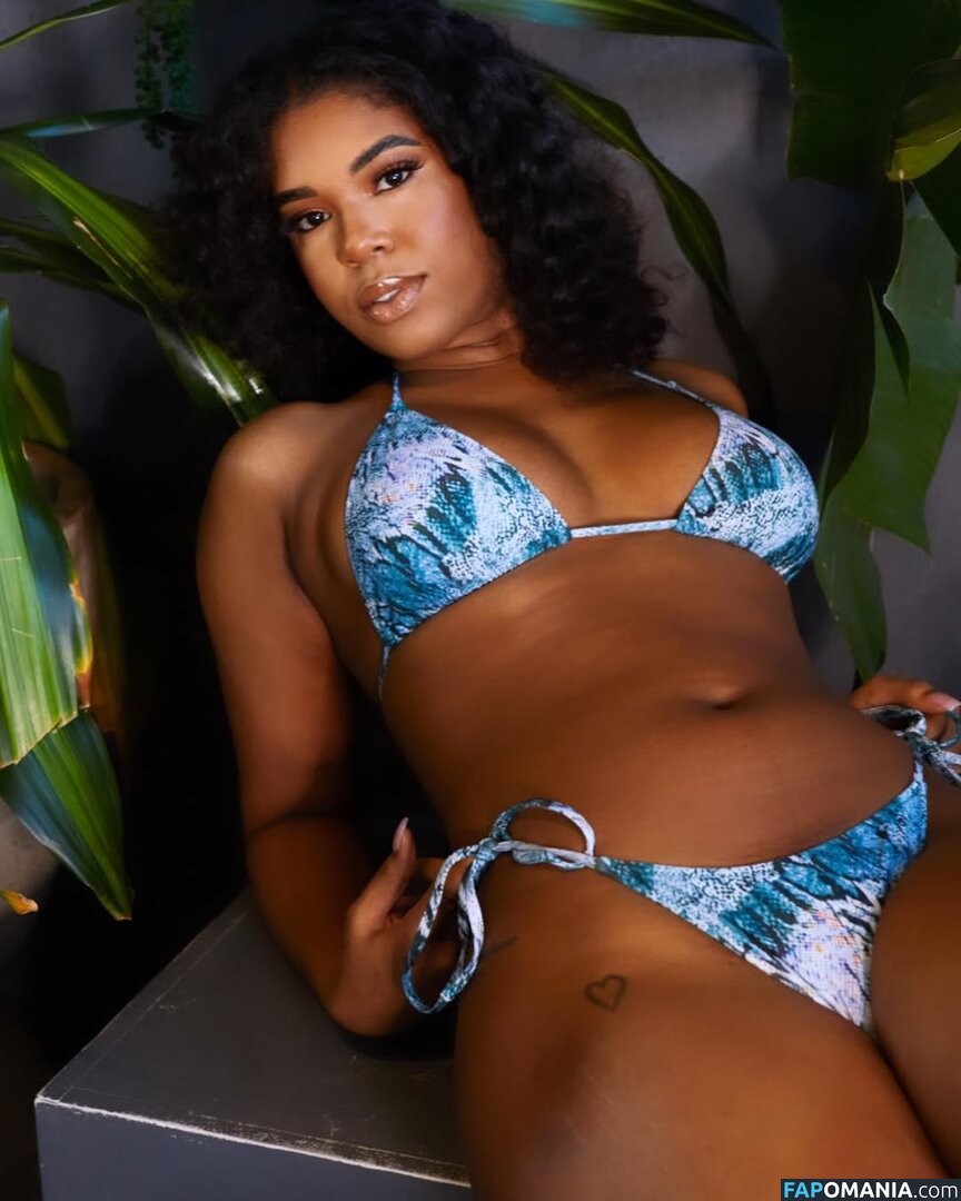 Yasmeen Kearra / yaskearra / yasmeen.kearra Nu OnlyFans  Foto vazada #7