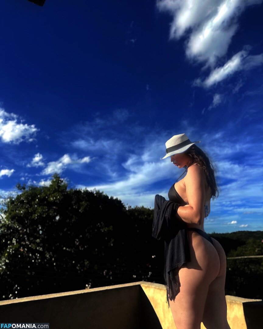 Yasmin Tasciane / yasmintascianee Nu OnlyFans  Foto vazada #2