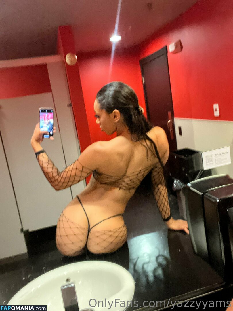 Queen Yasmeena / yazzylonglegs / yazzyyams Nu OnlyFans  Foto vazada #474