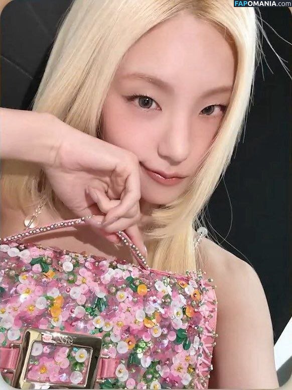 Hwang Ye-ji / ITZY (예지 / Yeji / yezyizhere Nu OnlyFans  Foto vazada #18