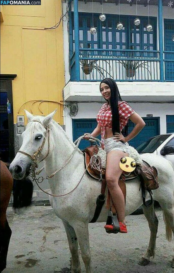 Yeraldin / geralseximorena / yeraldin__g Nu OnlyFans  Foto vazada #4