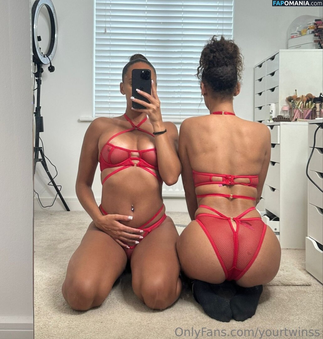 Theneltwins / yourtwinss Nu OnlyFans  Foto vazada #15