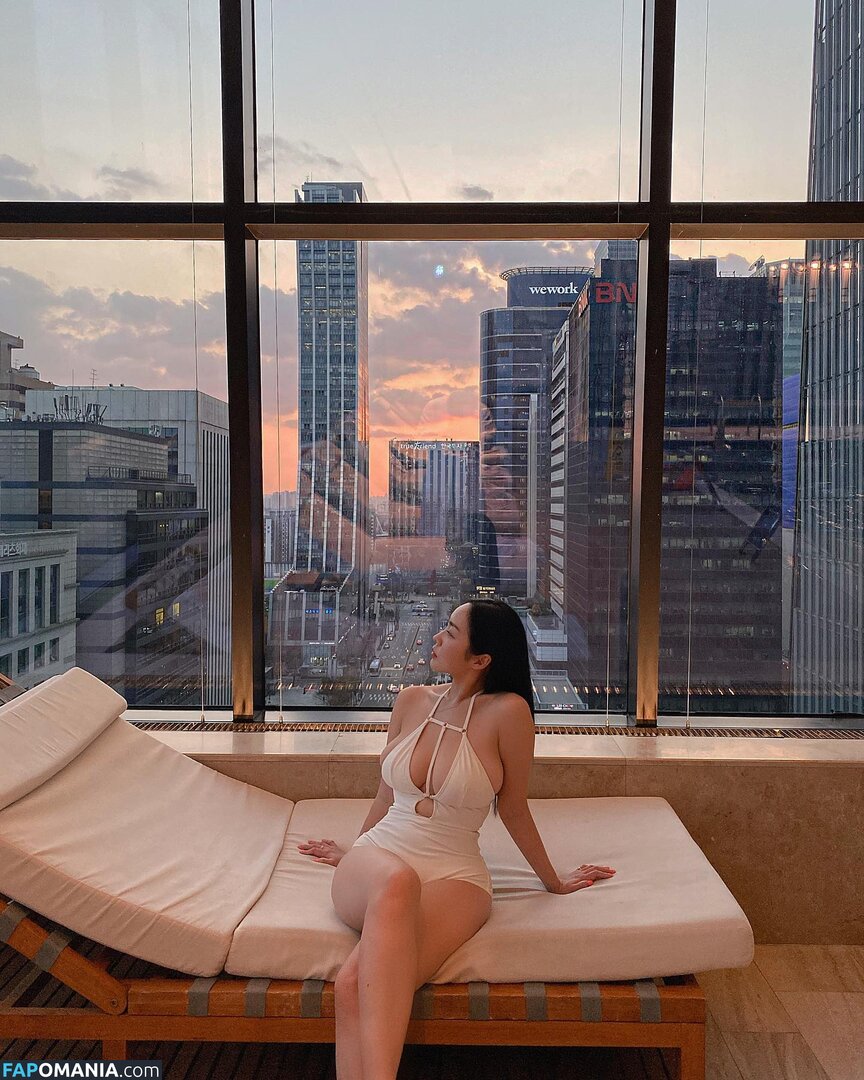 Yumin Lee / kingvivianelee Nu OnlyFans  Foto vazada #12