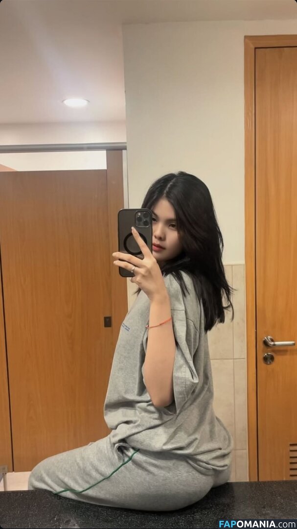 Yuri Gen / ilyrgennn / yengshdx_ Nu OnlyFans  Foto vazada #3