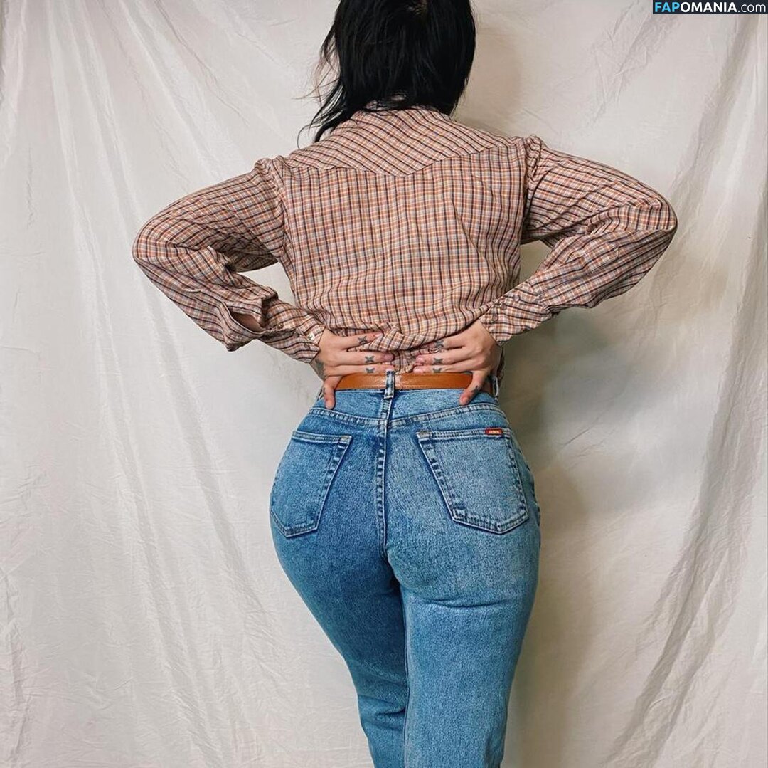 Yvette Young / yvetteyoung Nu OnlyFans  Foto vazada #3