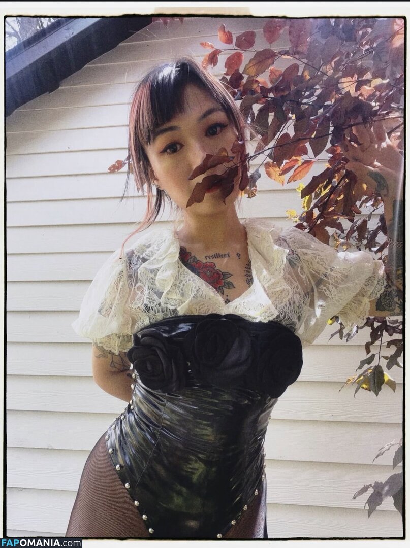 Yvette Young / yvetteyoung Nu OnlyFans  Foto vazada #7