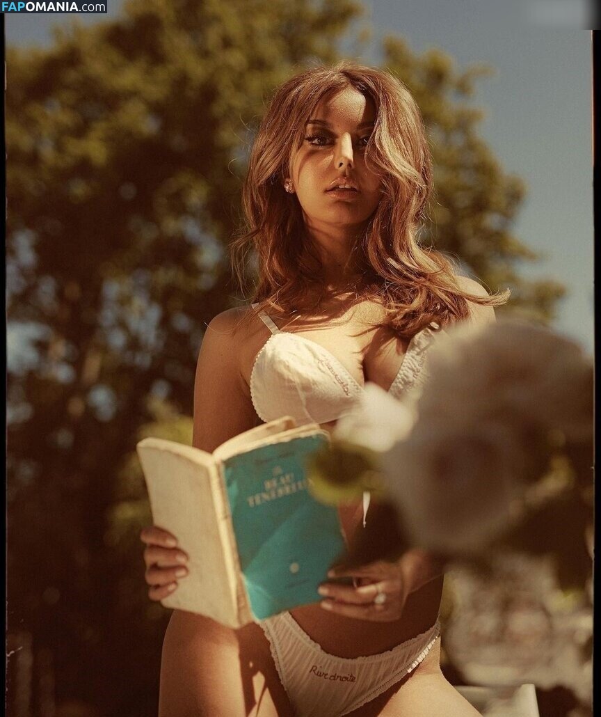 Zahia Dehar / zahiaofficiel Nu OnlyFans  Foto vazada #297