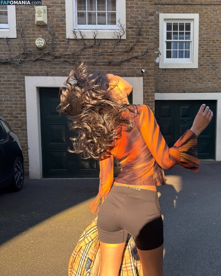 Zaina Sarah / zaina.sarah Nu OnlyFans  Foto vazada #1