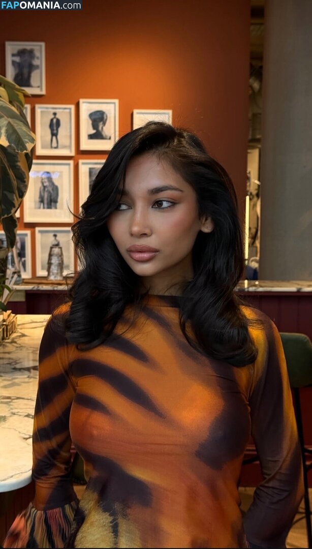 Zaina Sarah / zaina.sarah Nu OnlyFans  Foto vazada #3