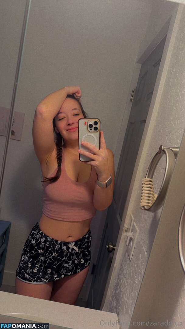 zaraddluxe / zaraluxeee Nu OnlyFans  Foto vazada #15