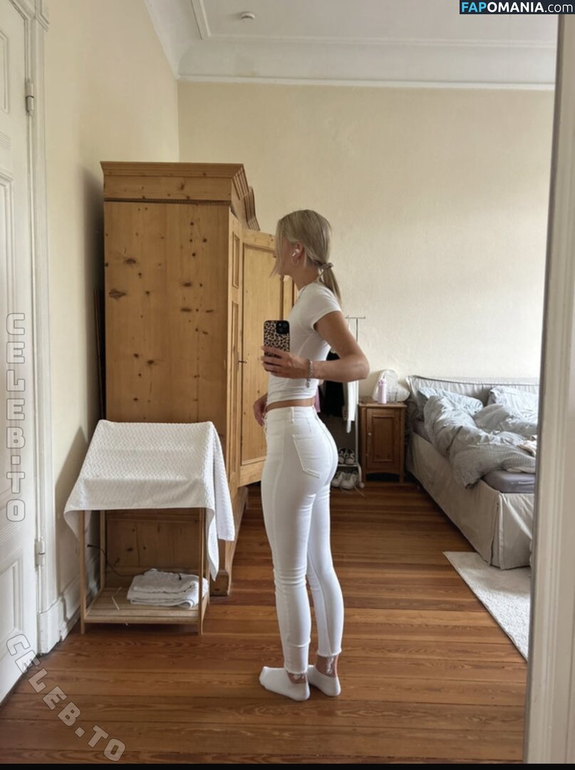 Zarah Ellen / zarah.ellen / zarah_eln Nu OnlyFans  Foto vazada #4