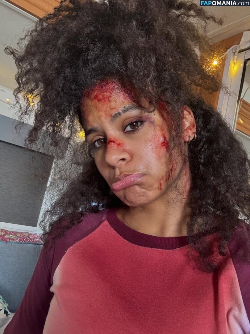 Zazie Beetz / zaziebeetz Nu OnlyFans  Foto vazada #5