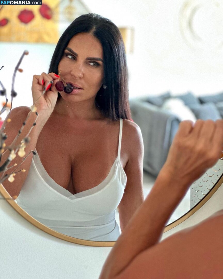 Zdlena Vitaly's Mom Nu OnlyFans  Foto vazada #3