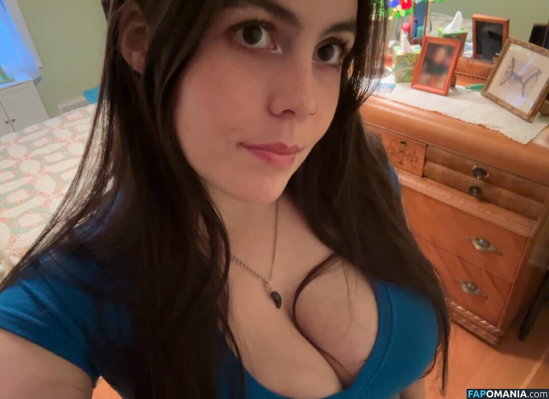 Zobug / snaiIgirl / zobug_ Nu OnlyFans  Foto vazada #10