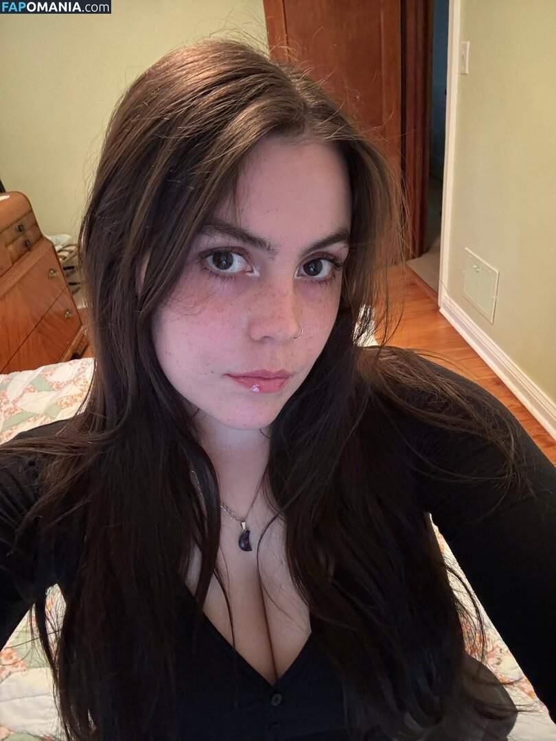 Zobug / snaiIgirl / zobug_ Nu OnlyFans  Foto vazada #12