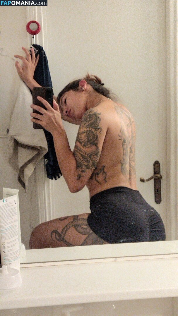 Aline Tavares / Zumbificad4 Nu OnlyFans  Foto vazada #2